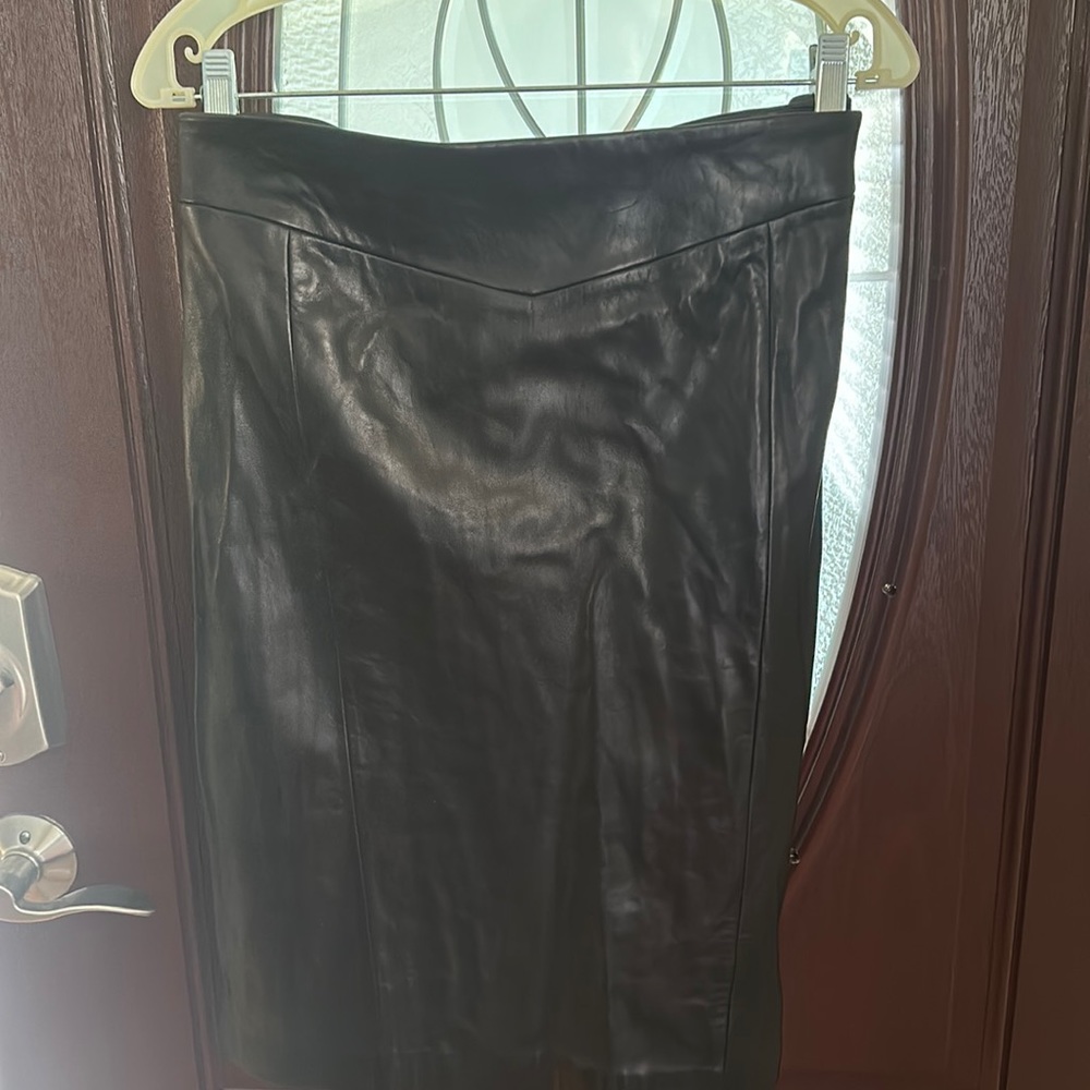 Never worn before woman’s size large Antonio Melani, leather skirt